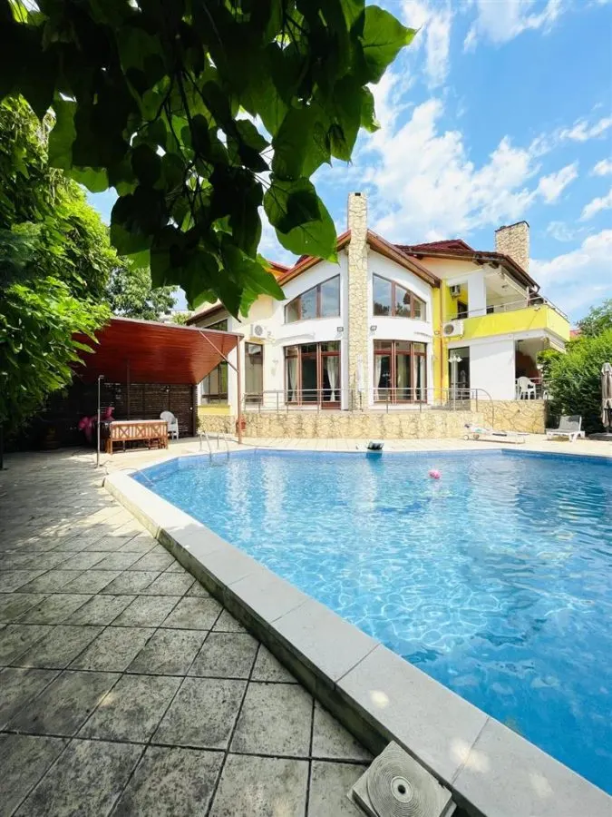 Vanzare Casa Vila cu piscina gradina 2500 mp Pipera - foto 1