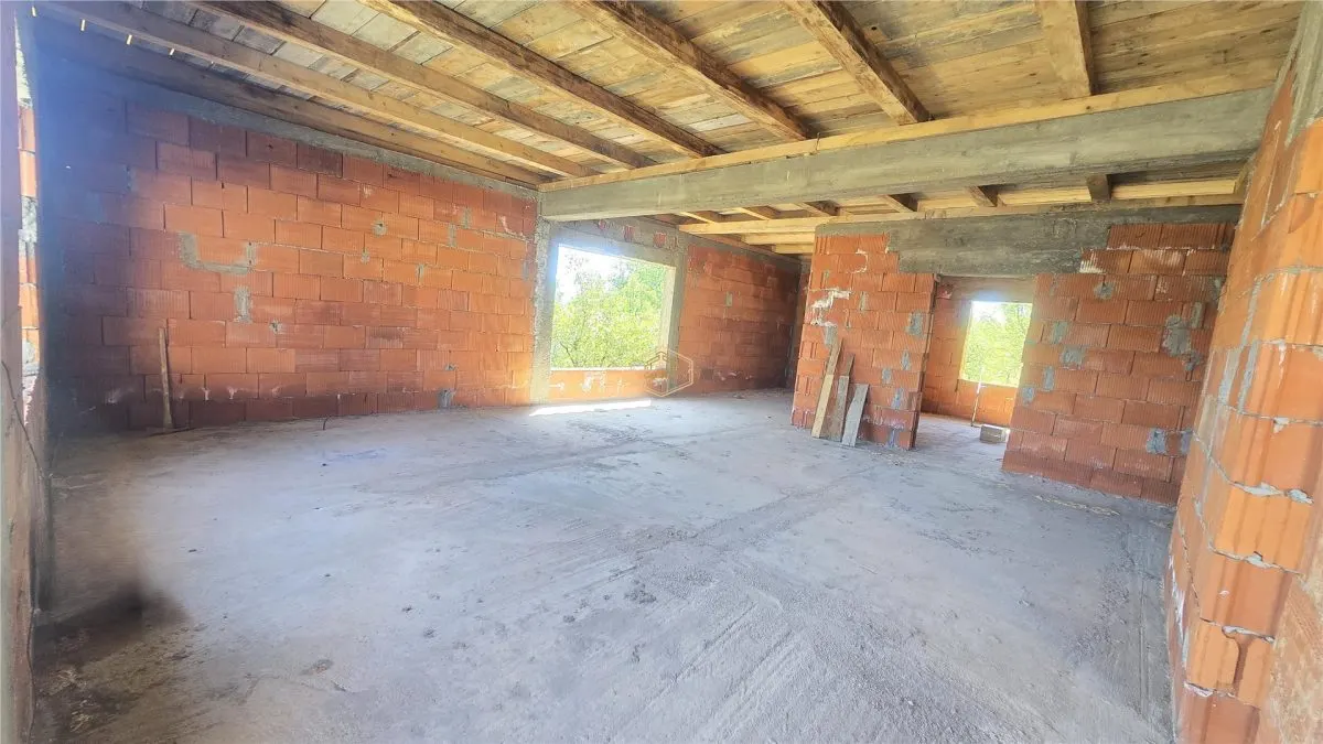 Casa Noua cu 4 camere - Teren imprejmuit 1.420 mÂ² | Viile Satu Mare - foto 3