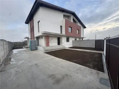 VILA DE VANZARE LA CHEIE TOATE UTILITATILE -CIOROGARLA DARVARI - Ciorogarla