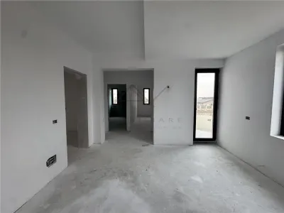 VILA DE VANZARE LA CHEIE TOATE UTILITATILE -CIOROGARLA DARVARI - foto 4