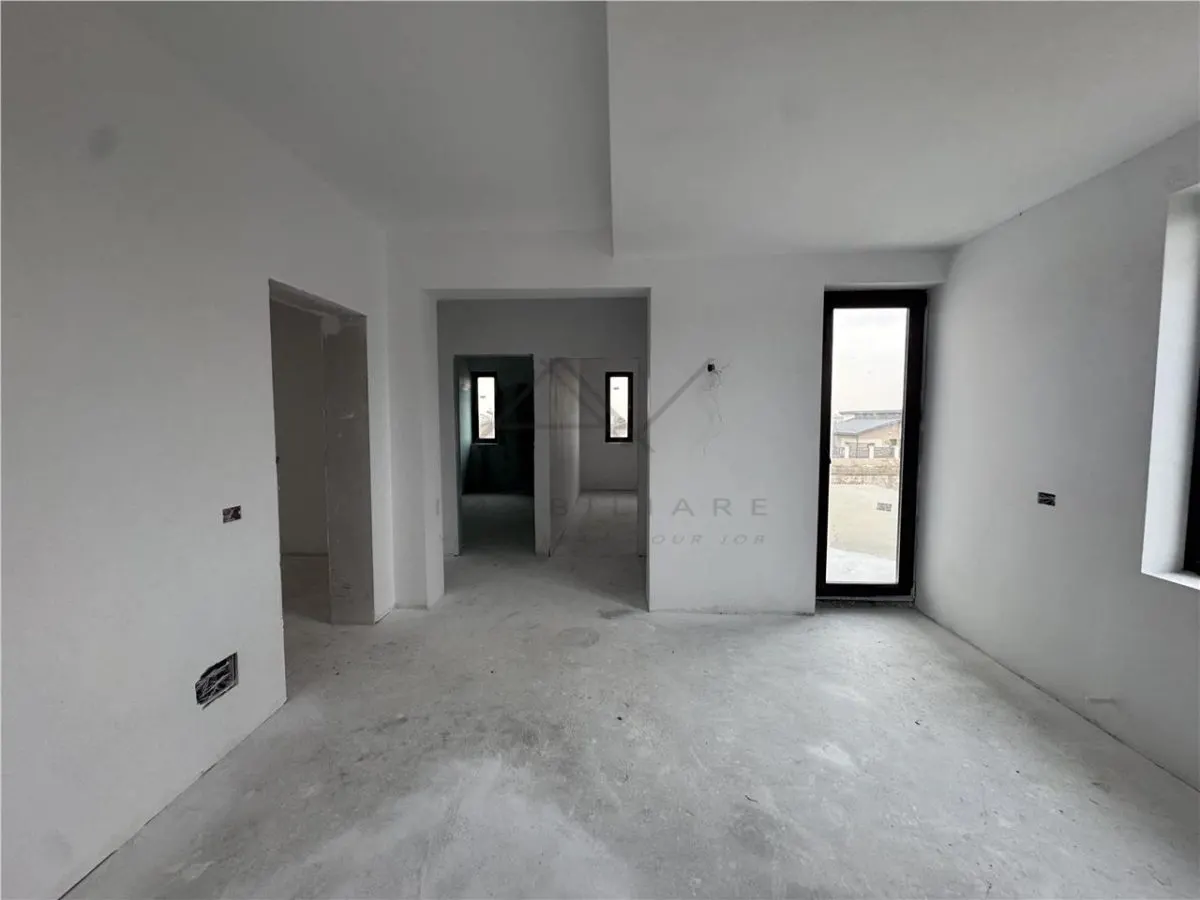 VILA DE VANZARE LA CHEIE TOATE UTILITATILE -CIOROGARLA DARVARI - foto 4