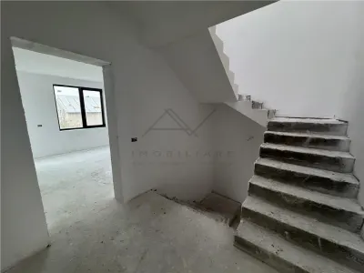 VILA DE VANZARE LA CHEIE TOATE UTILITATILE -CIOROGARLA DARVARI - foto 5