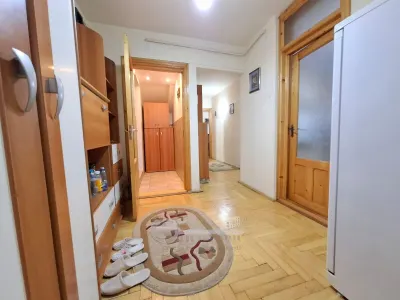 Liber, apartament 3 camere, Nicolina 2, baie cu geam, 60 mp utili - Iasi