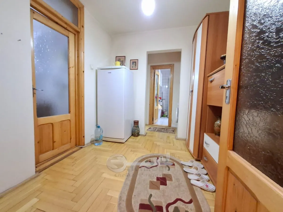 Liber, apartament 3 camere, Nicolina 2, baie cu geam, 60 mp utili - foto 12