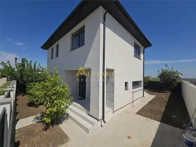 Vila individuala- 4 camere- pod-cartierul nou - Berceni