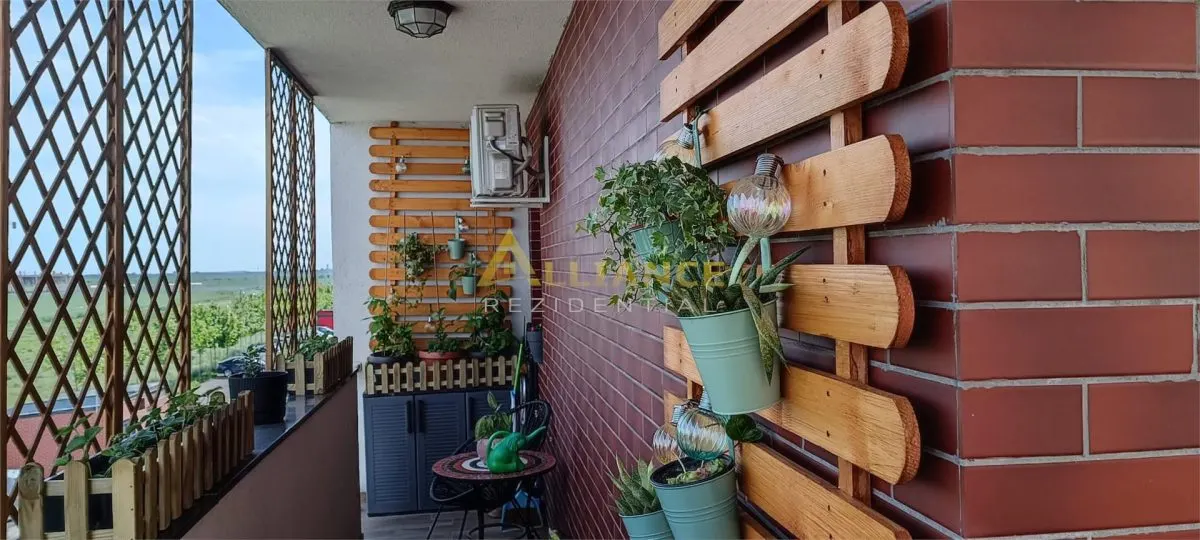 Apartament 3 camere decomandat de vanzare â€“ mobilat si utilat â€“ parcare inclusa - foto 2
